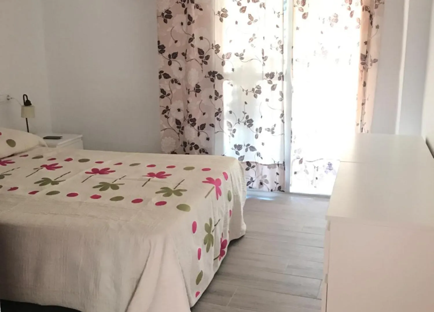 Apartamento Con Gran Terraza トレ・デル・マール 0*,